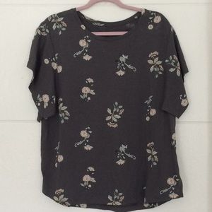 Grey Blouse With Floral Pattern loose sleeve
